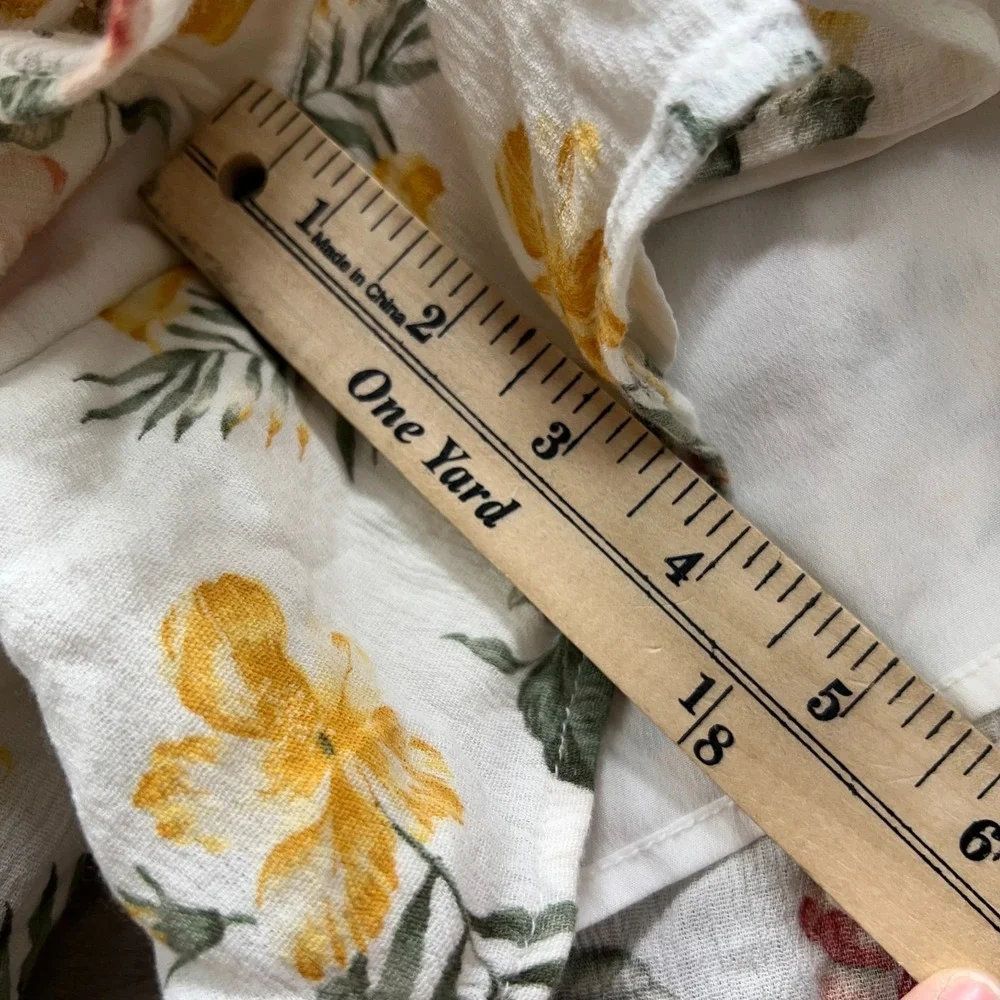Hollister Romper Dress Women's Large Ivory Floral Cut Out‎ Back Smocked Front - Picture 15 of 16